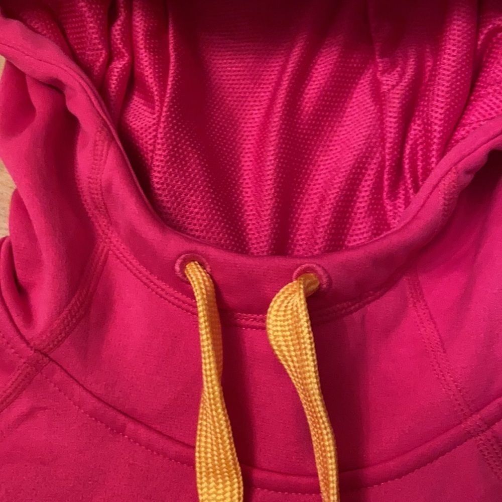 NIKE Livestrong Therma-Fit Be Invincible Pink Hoodie - Picture 7 of 12